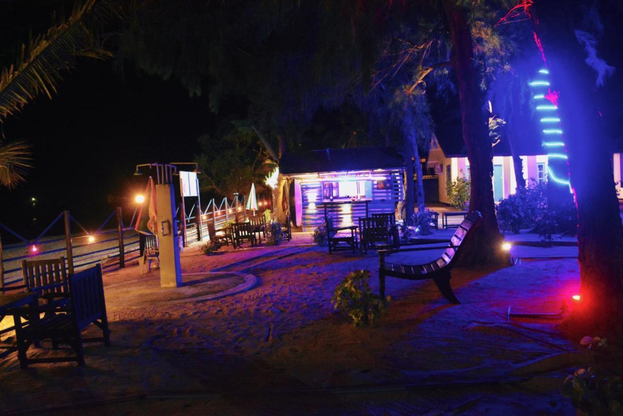 Tsunami Beach Hotel Arugam Bay Exterior foto