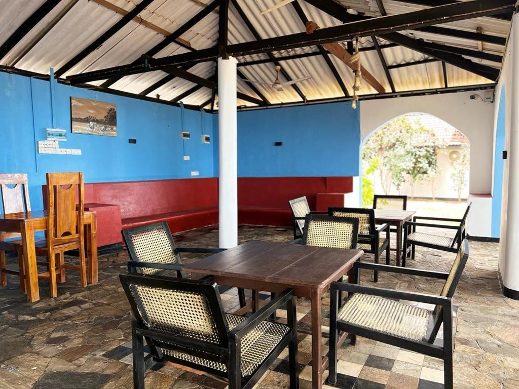 Tsunami Beach Hotel Arugam Bay Exterior foto