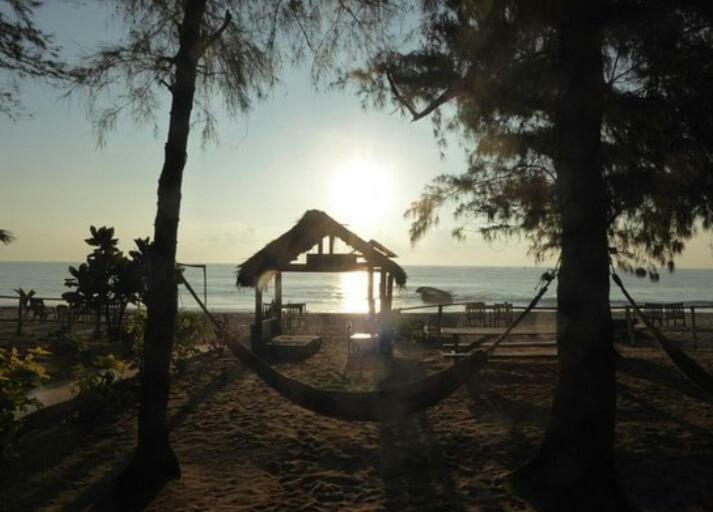 Tsunami Beach Hotel Arugam Bay Exterior foto